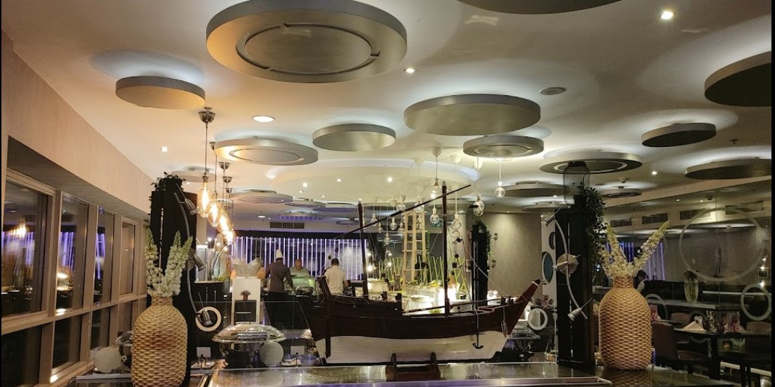 restaurant-interior in qatar- Mövenpick Hotel